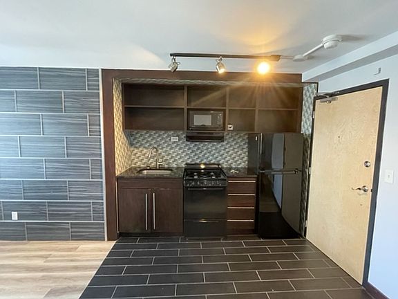 3rd image of 316 Oak Grove St APT 301