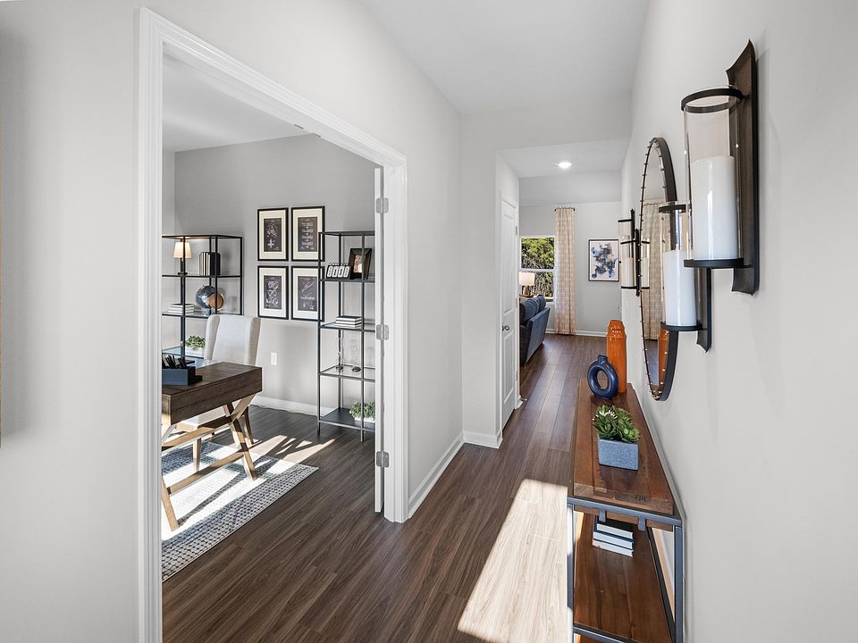 RAL_StillhouseFarms_Brentwood_Entry_105StillhouseFarmDrive_Model