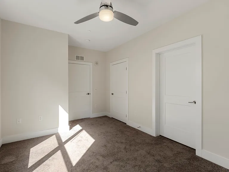 The Pointe at Overlook — Photo 66