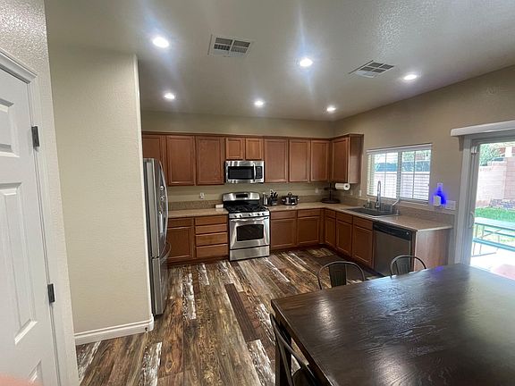 4th image of 10557 Cliff Lake St