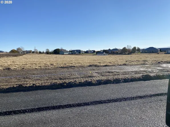 Bailey Way, Echo, OR 97826