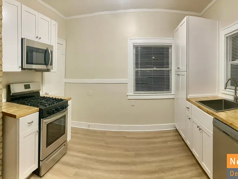 1139 Walker Ave NW — Photo 6