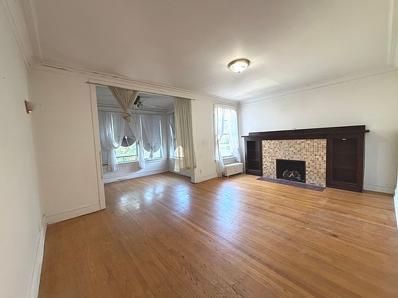 2nd image of 5418 S Dorchester Ave APT 3