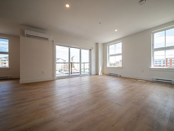 5th image of 29 Campbell St #E