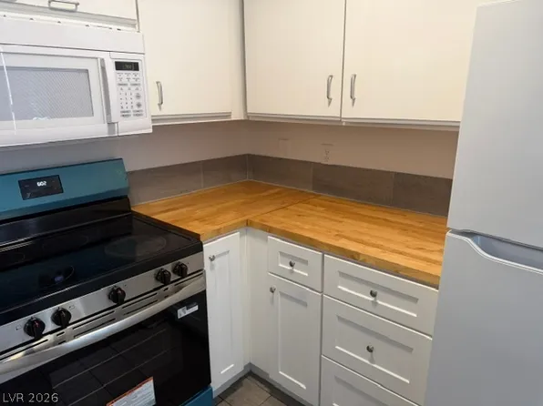 2613 N Decatur Blvd APT 15, Las Vegas, NV 89108