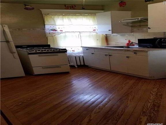 4th image of 8544 105th St