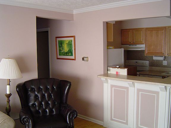 5th image of 37 Davenport Ct
