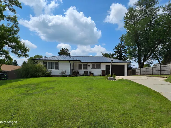 512 Maxwell St, Maxwell, IA 50161