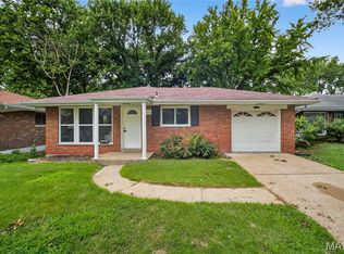 8825 Cherrywood Ln, Saint Louis, MO 63136