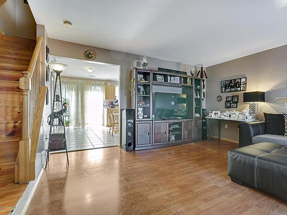 5th image of 71 Waterview Dr #1000