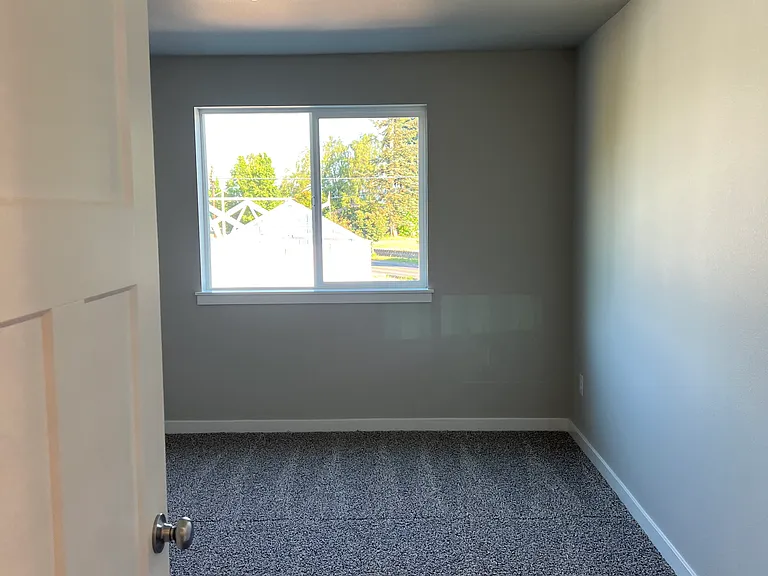 314 Stevens St NE — Photo 16