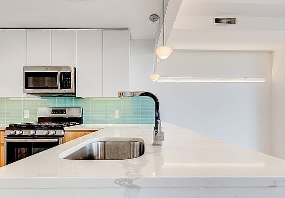 4th image of 640 W 238th St #6A