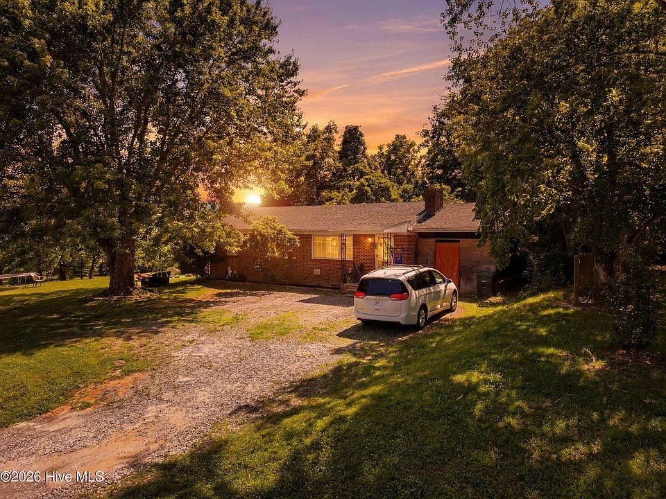1st image of 613 Robbinsville Road