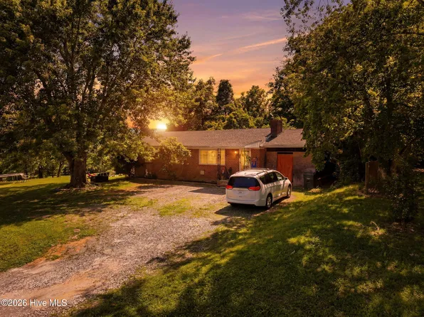 613 Robbinsville Road, Andrews, NC 28901