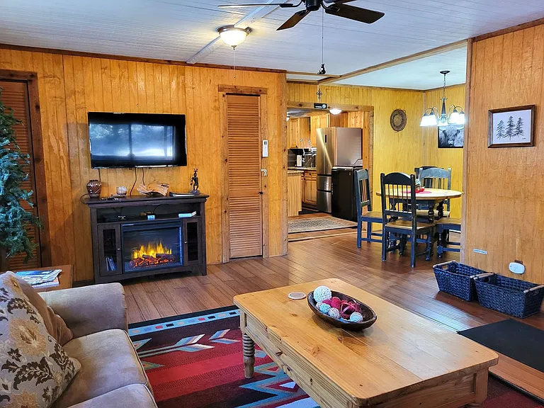 235 Hart Ave — Photo 8