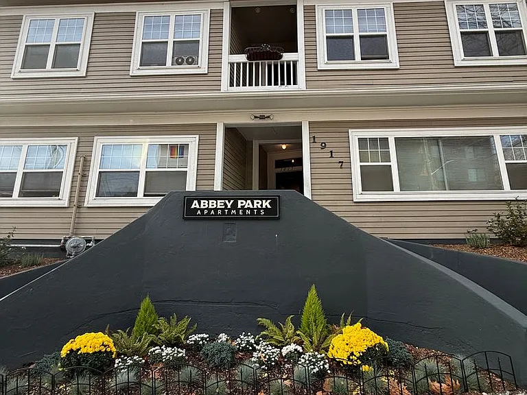 Abbey Park Apartments — Photo 45