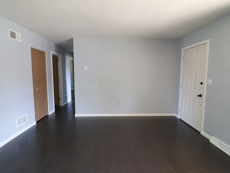 10 Spring House Ln — Photo 3