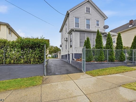 3rd image of 47 Durant Ave