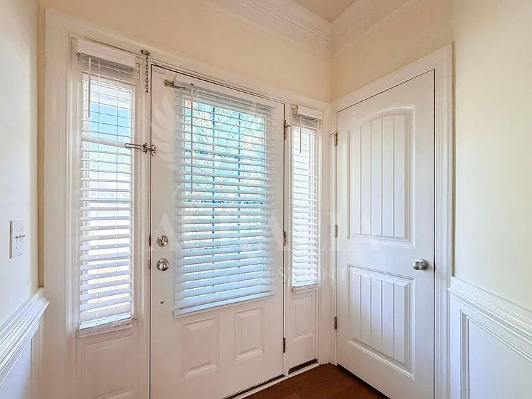 2135 Junewood Ln — Photo 3