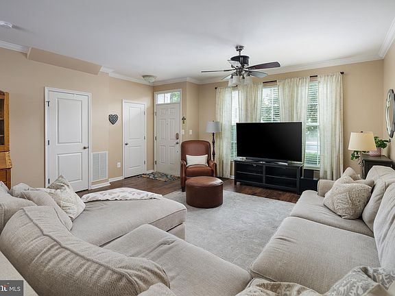 4th image of 9204 Alvyn Lake Cir