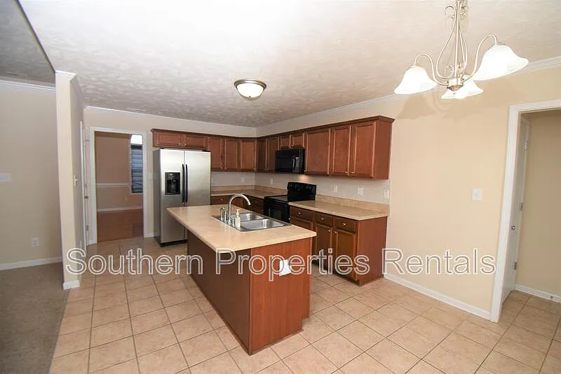 3 bed, 2.5 bath, 1964 sqft, $1,750 — Photo 2
