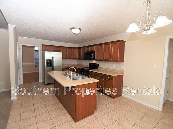 2nd image of 90 Polk St