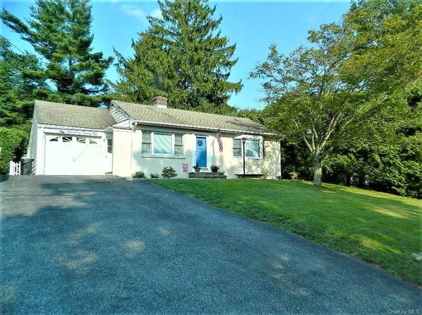 1724 Summit St, Yorktown Heights, NY 10598