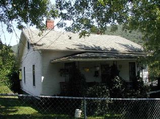 105 Highland Ave, Appalachia, VA 24216