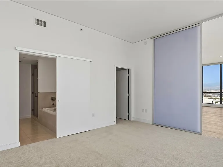 9 Macarthur Pl #N2002 — Photo 26