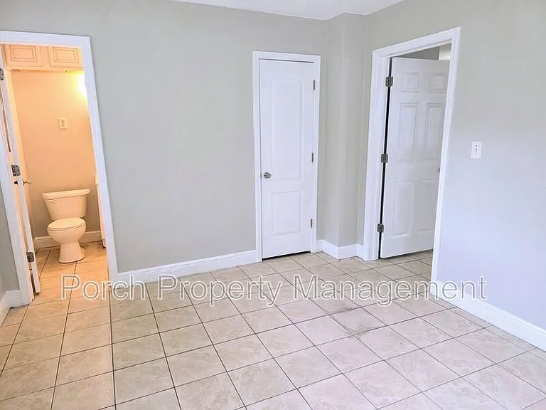 1 Ellis Dr #B — Photo 11