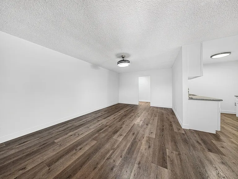 20353 Saticoy St — Photo 18
