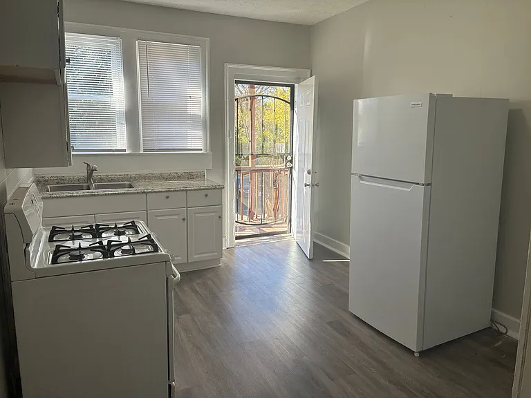 648 S 37th St — Photo 46