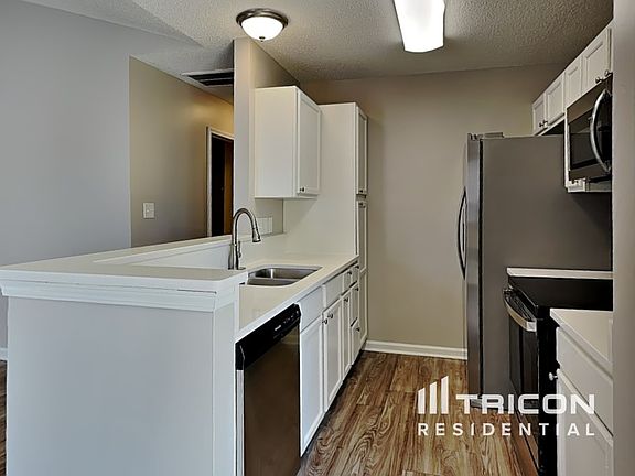 5th image of 2027 Wexford Way
