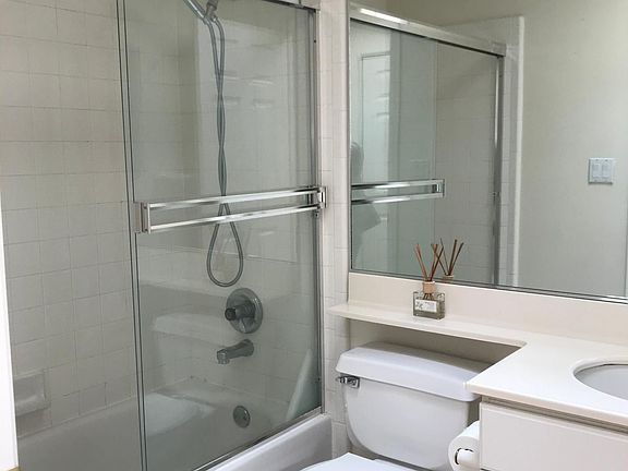 5th image of 88 17th Ave Unit 307