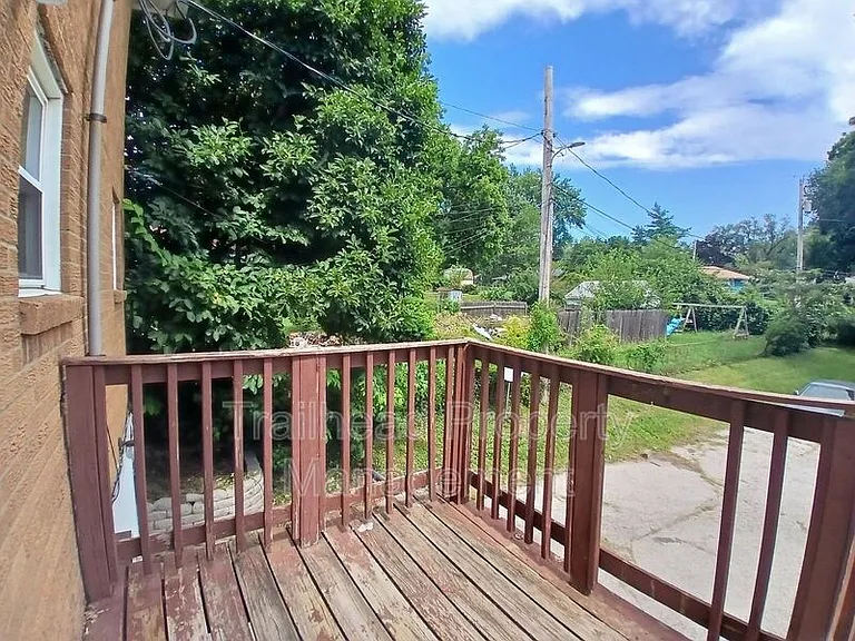 3325 S Oxford Ave #A — Photo 19