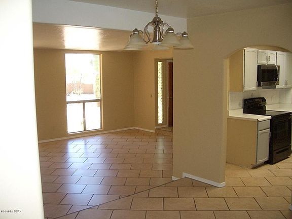 4th image of 10261 E Glenn St
