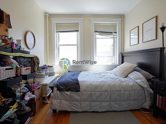 5th image of 1842 Commonwealth Ave #47