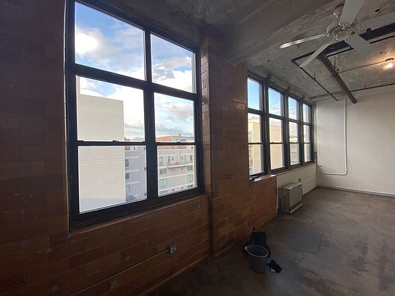 4th image of 230 Wythe Ave #301