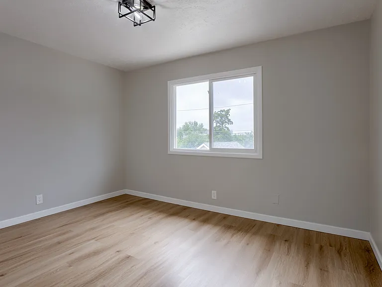 4713 Davenport St #10 — Photo 4