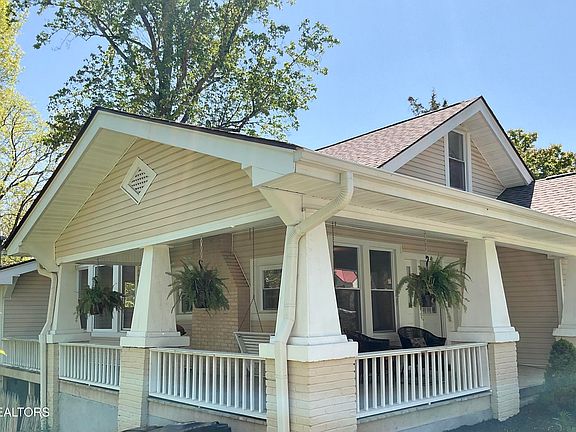 3rd image of 2312 Woodrow Dr