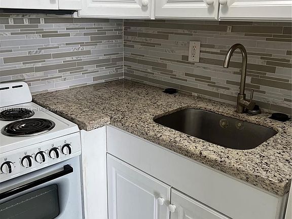 5th image of 6484 Indian Creek Dr APT 125
