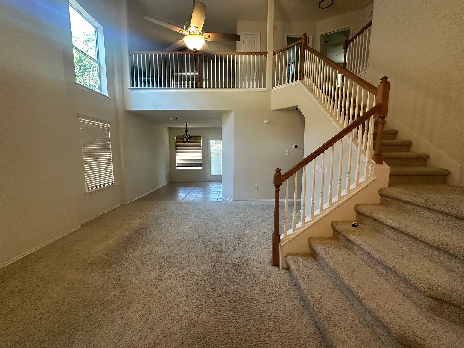 3 bed, 2.5 bath, 1526 sqft, $1,600 — Photo 2