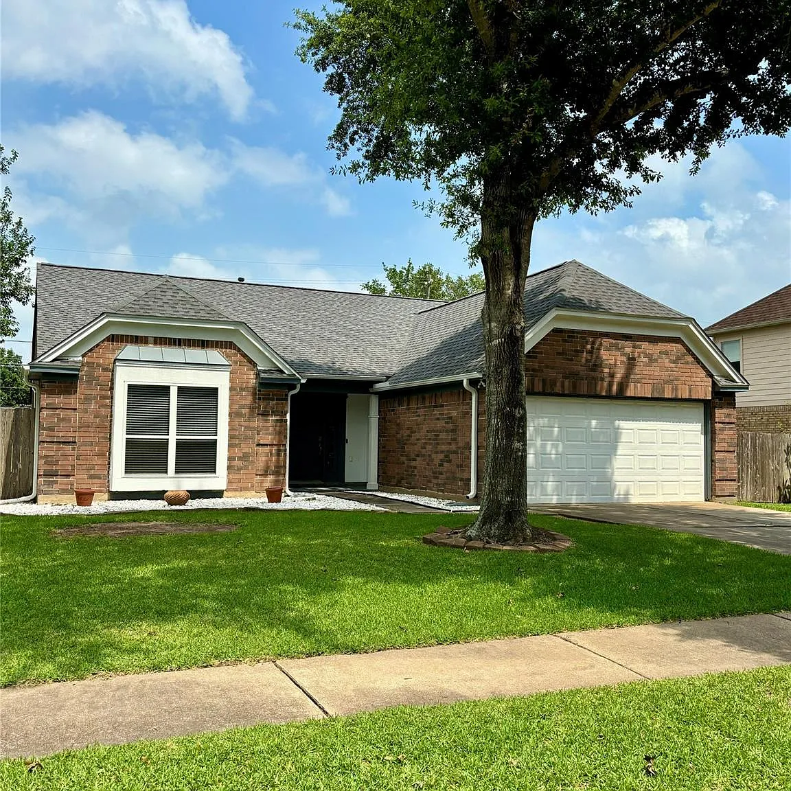 3 bed, 2.0 bath, 1708 sqft, $2,400 — Photo 4