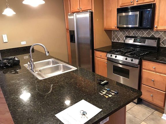 2nd image of 2317 W Wolfram St APT 311