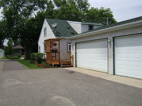 2nd image of 1938 Nortonia Ave