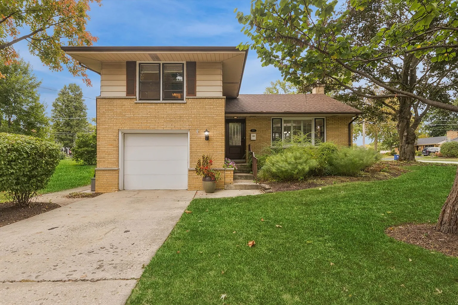 465 Hillside Rd photo 1
