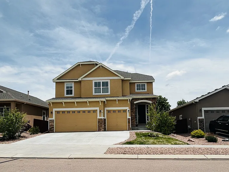 7971 Barraport welcomes you! In the lovely Shiloh Mesa neighborhood off woodmen - it is minutes to powers, a park, hospitals and shopping galore!