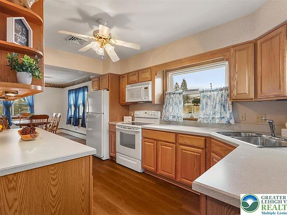 3rd image of 1902 Richmond Rd