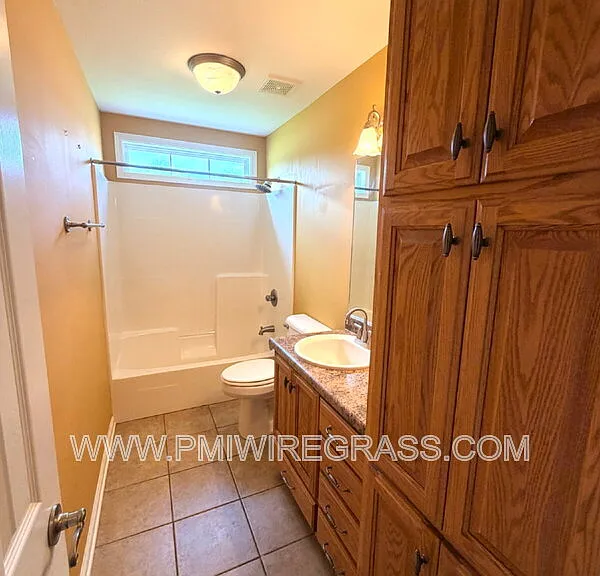 201 Windsor Garden Dr — Photo 8