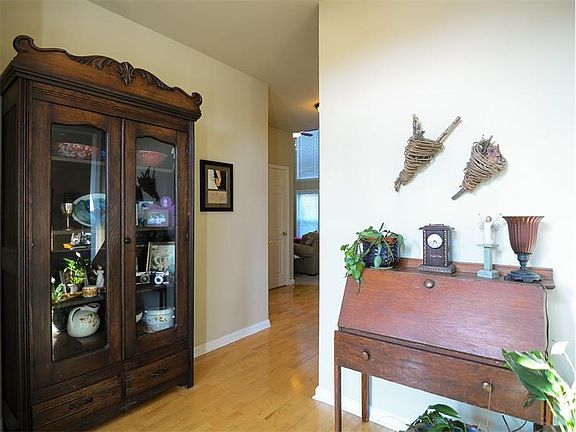 2nd image of 1012 Glen Chase Dr